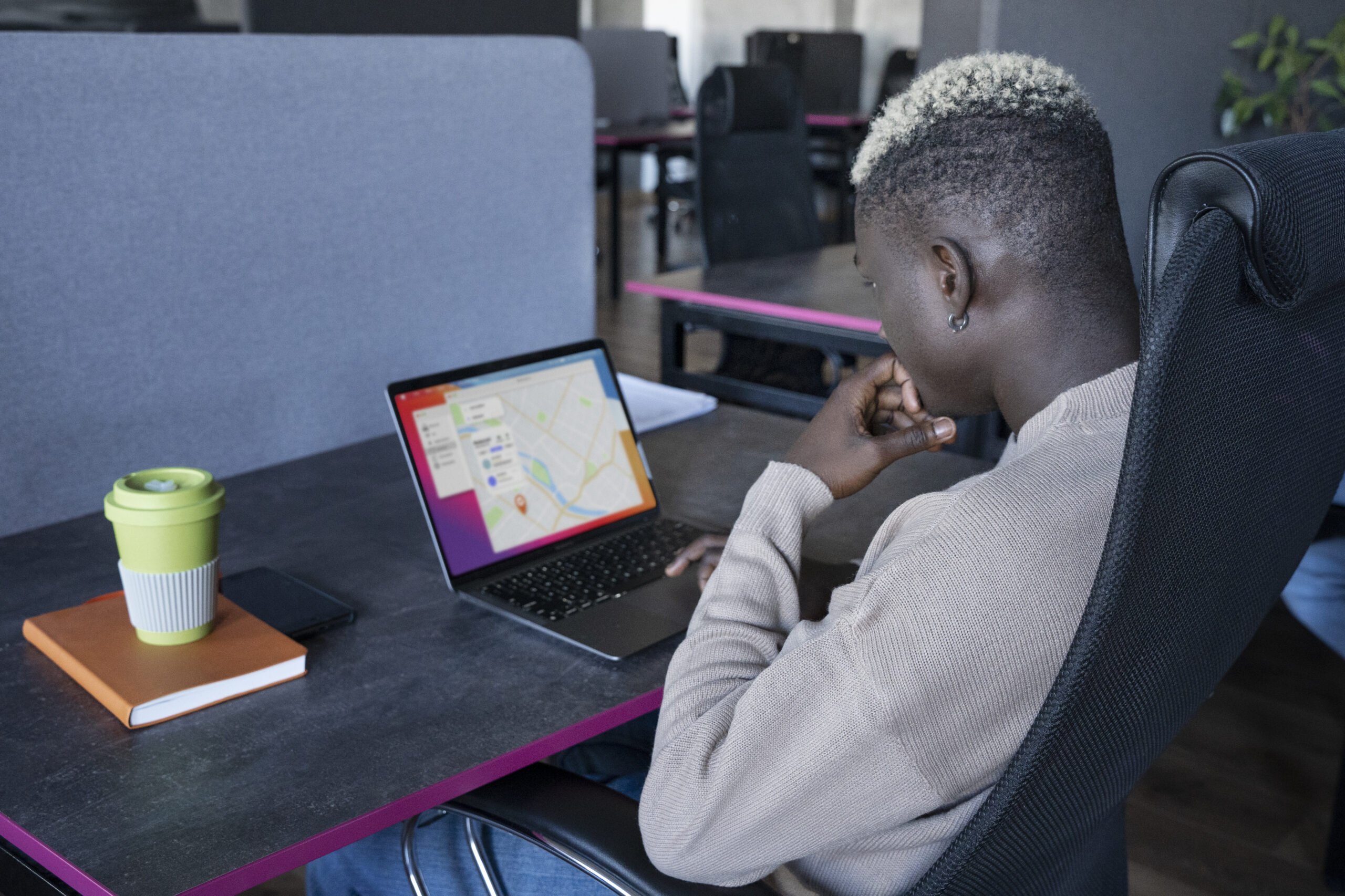 Beyond the Desk: Fixing Time-Tracking Bottlenecks in Global Remote Payouts