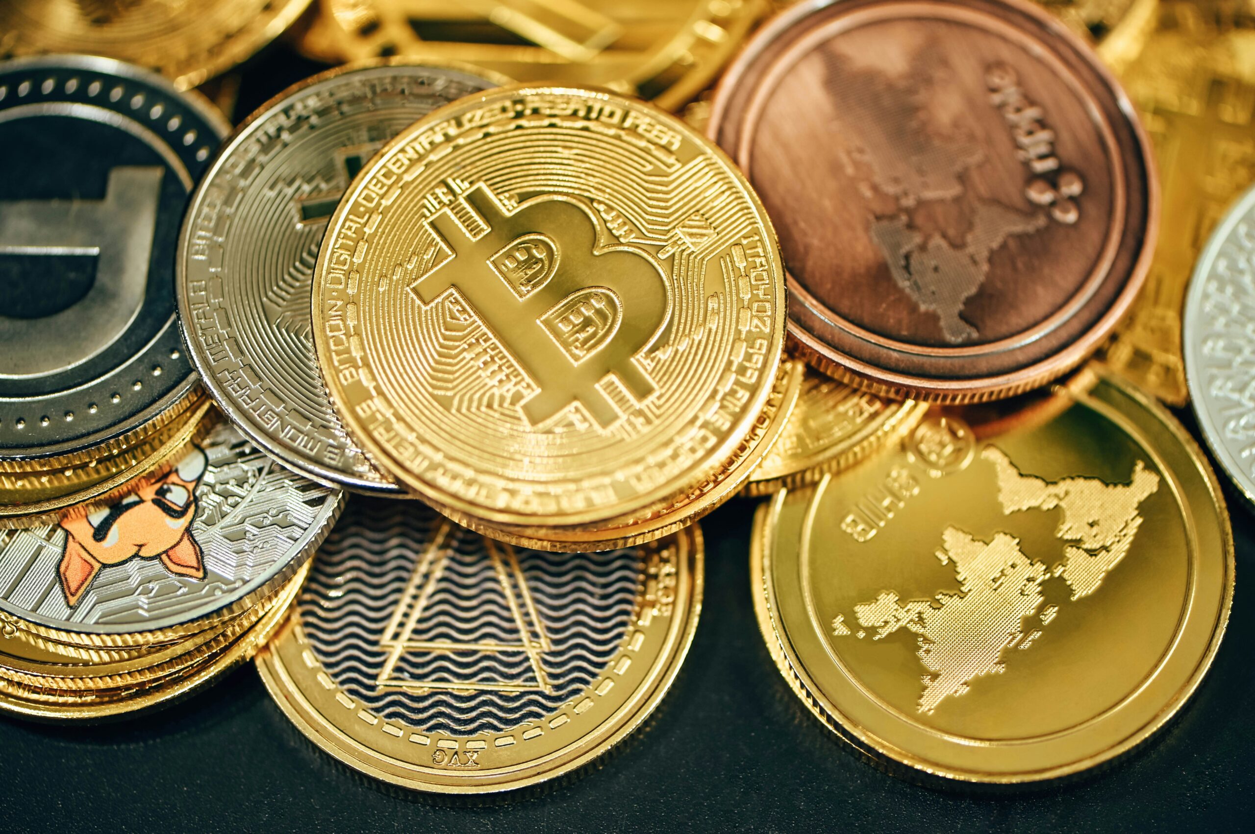 Crypto Staking Goes Corporate: Grayscale Unveils Cash Dividend Framework for ETH and SOL Funds